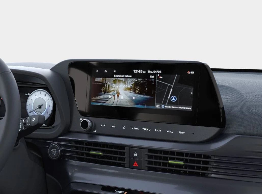 Pekskärm med navigationskarta i Hyundai i20