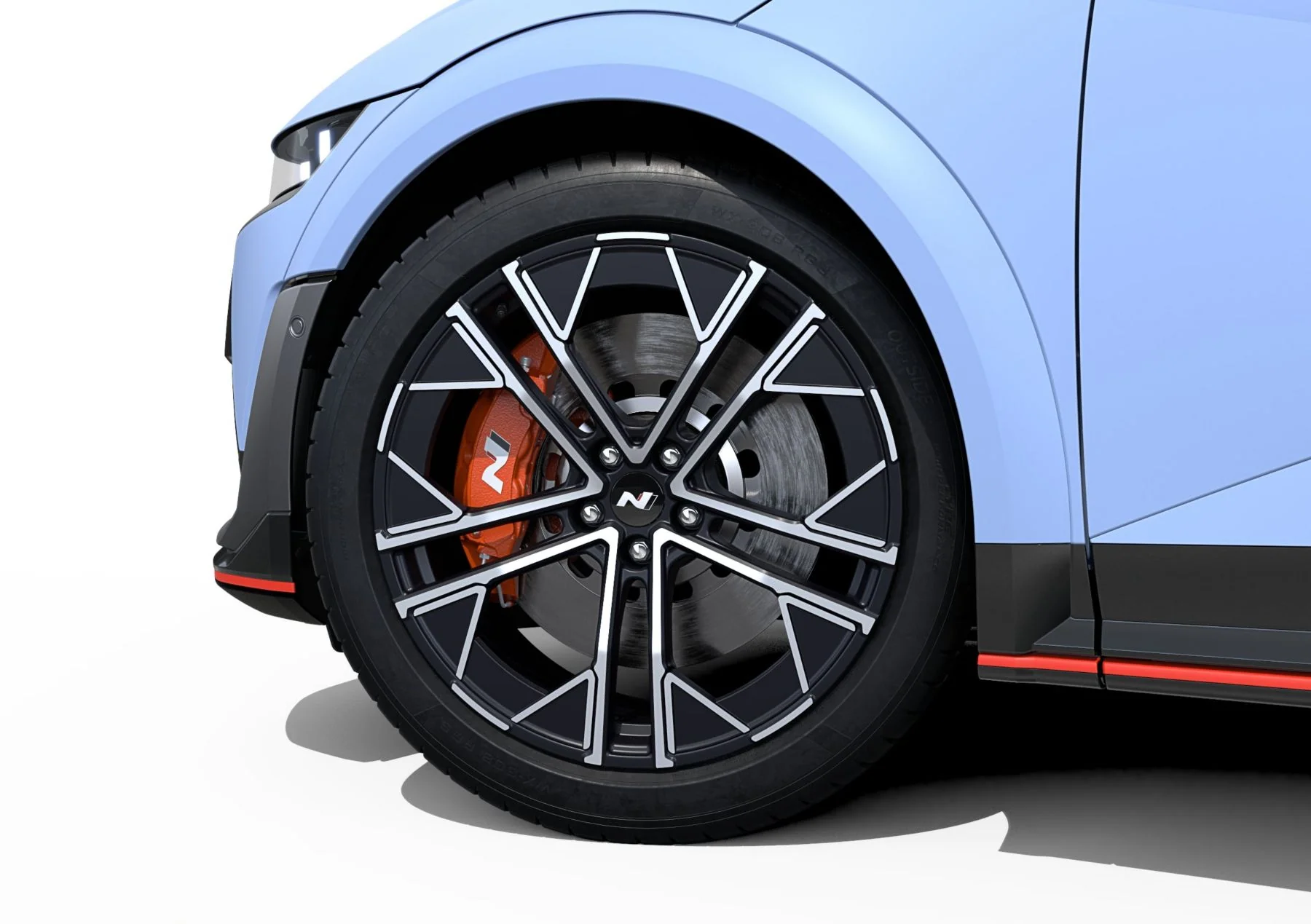 21-tums fälg och orange bromsok på Hyundai IONIQ 5 N