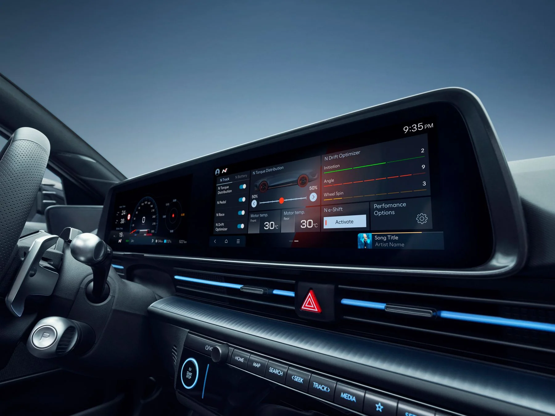 Infotainmentskärmen i Hyundai IONIQ 6 N med N-prestandamenyn öppen, N Torque Distribution inställd på 50/50