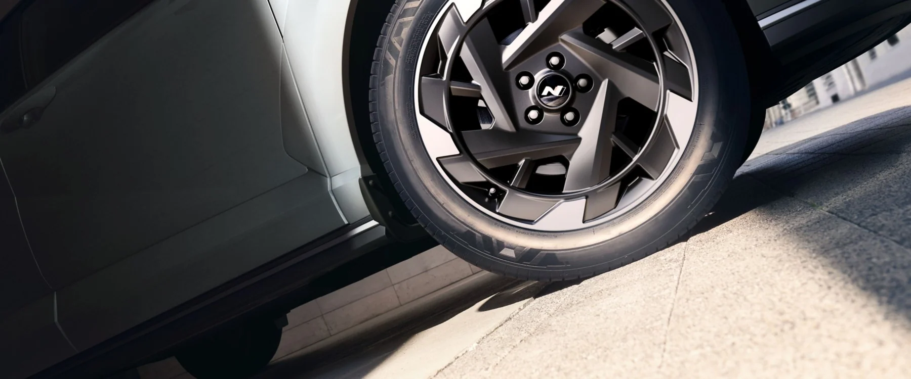19-tums N Line-fälg på Hyundai KONA Electric