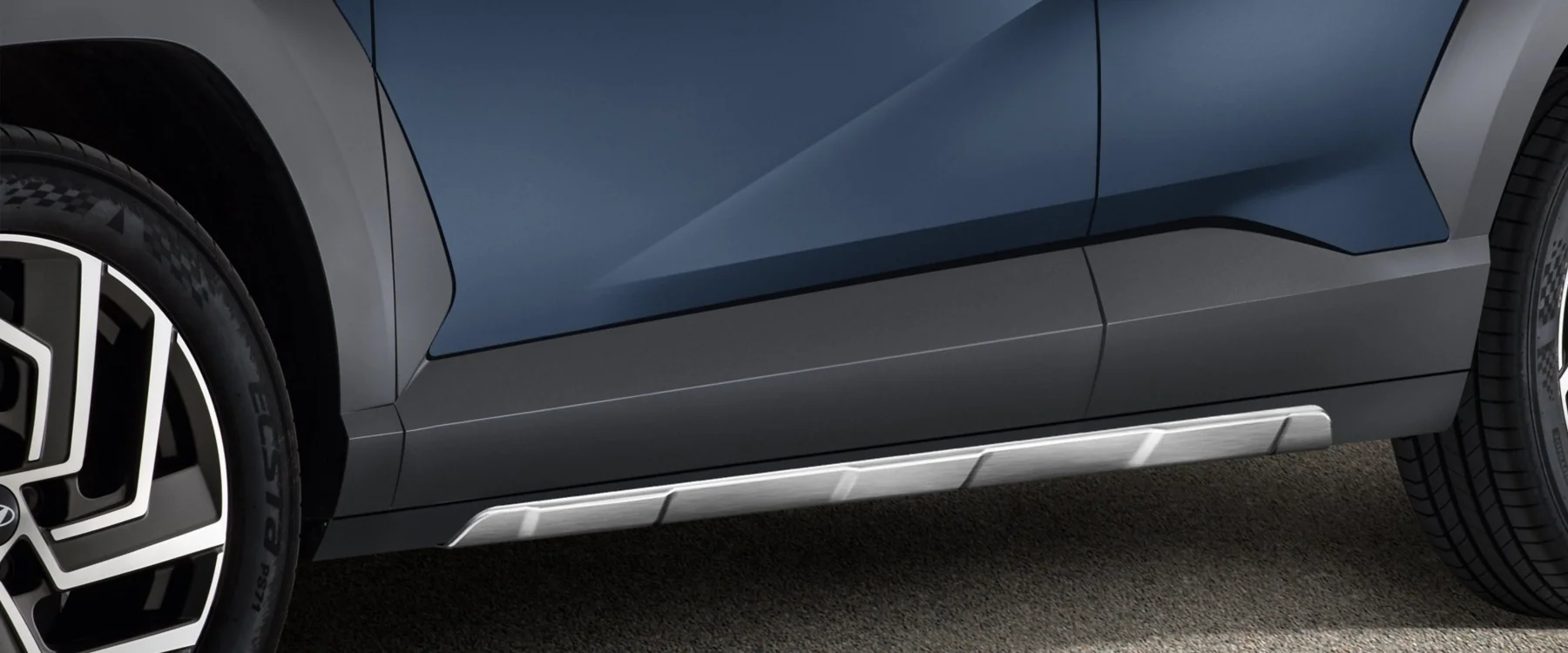 Sidokjol monterad på Hyundai KONA Electric