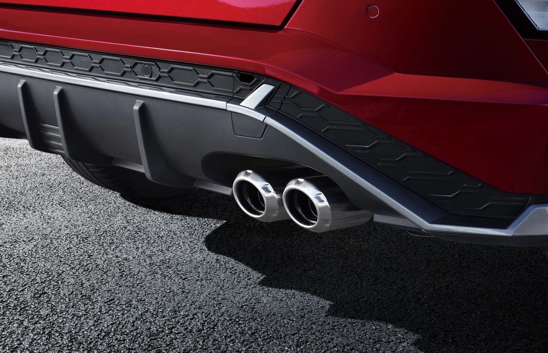 Dubbla kromade avgasrör på Hyundai KONA Hybrid N Line