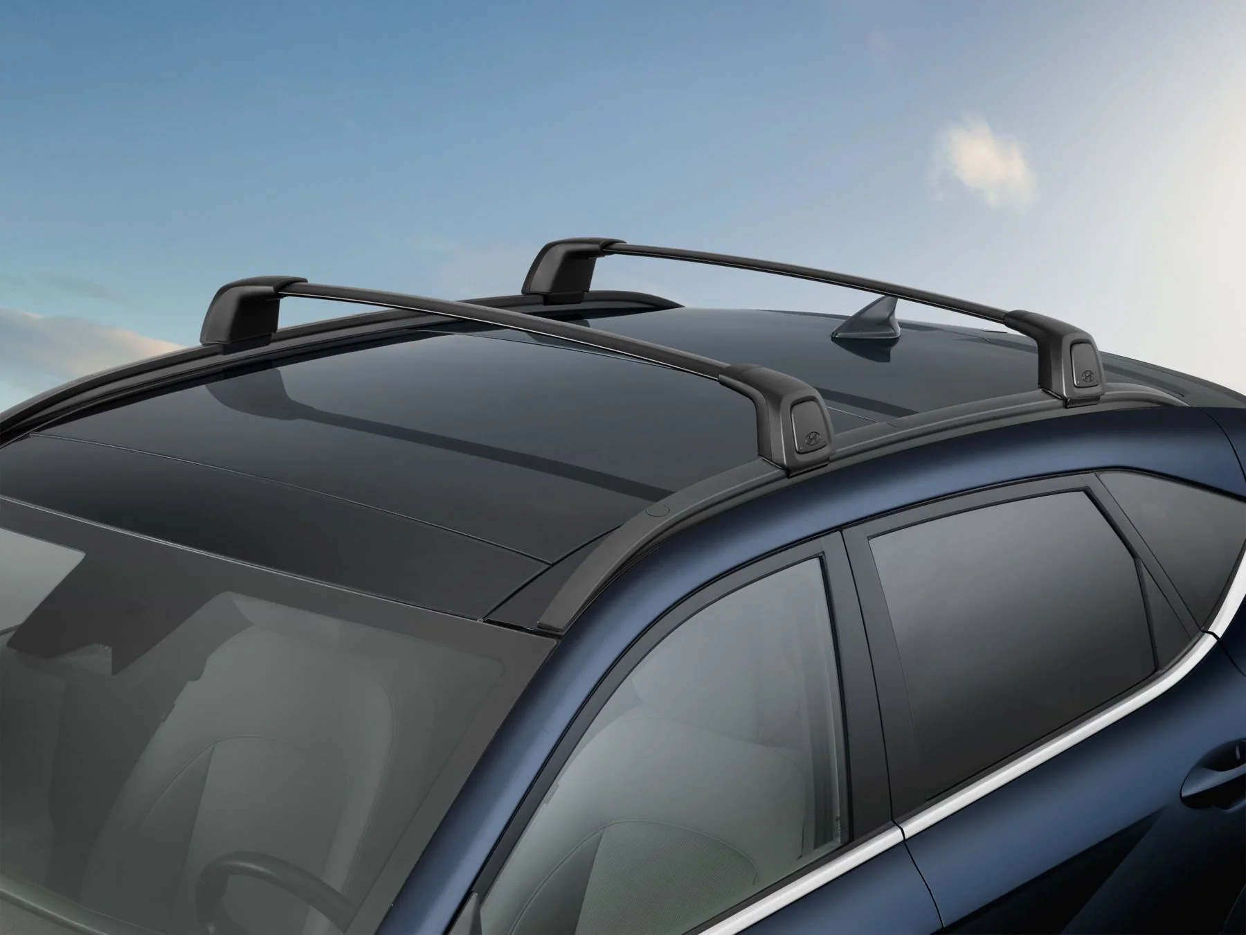 Lasthållare i aluminium monterade på Hyundai KONA Hybrid