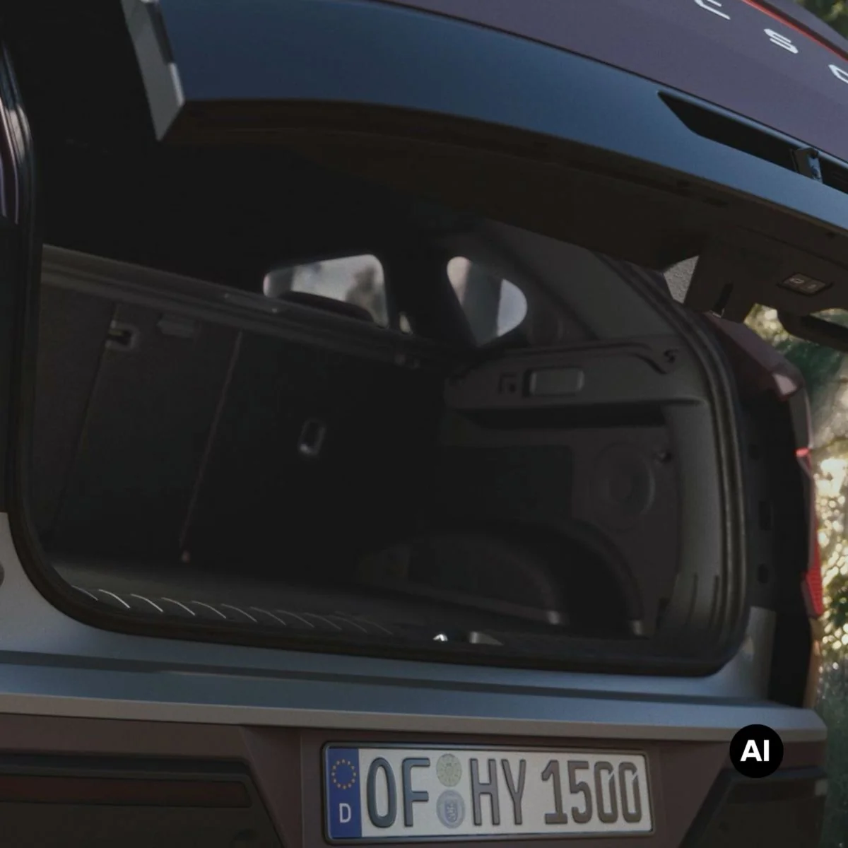 Närbild av bagageutrymmet i helt nya Hyundai TUCSON med öppen baklucka