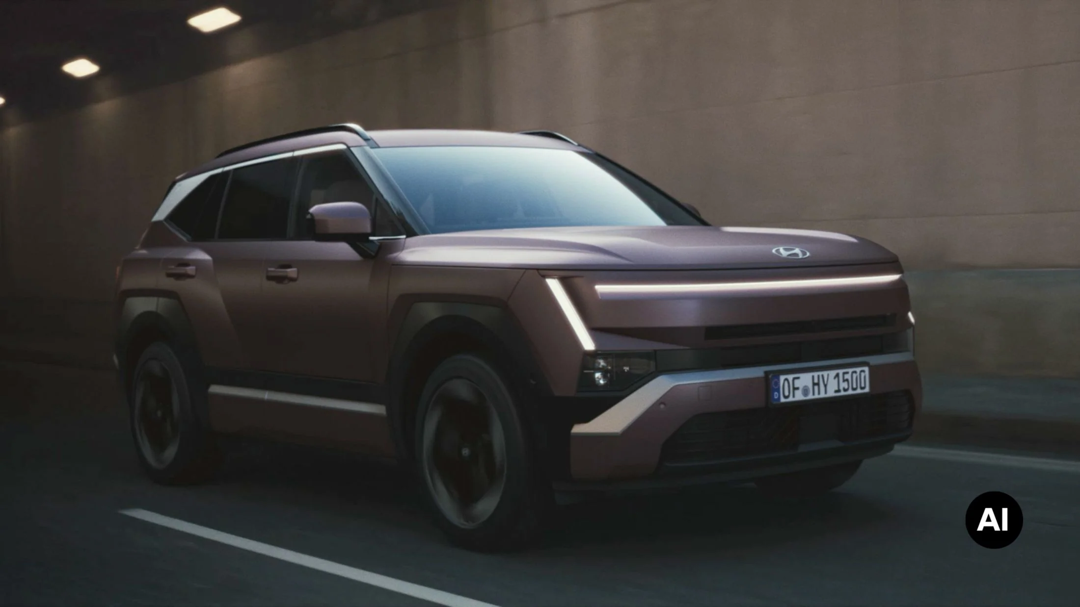 Helt nya Hyundai TUCSON under körning genom en tunnel
