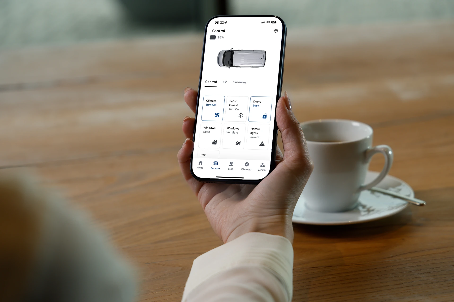 Mobiltelefon som visar fjärrstyrning av klimatanläggningen i Bluelink